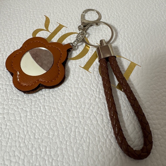 Authentic up-cycled LV mirror keychain/Bagcharm - Picture 2 of 4